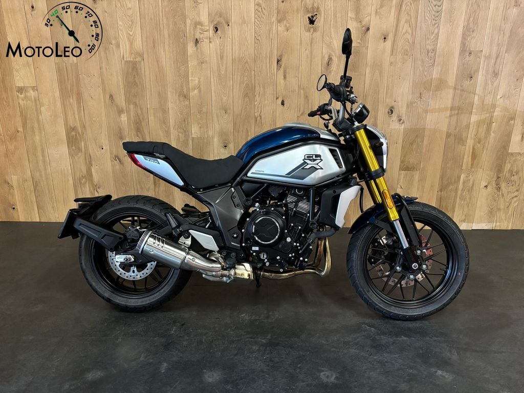 CFMOTO 700CL-X Heritage