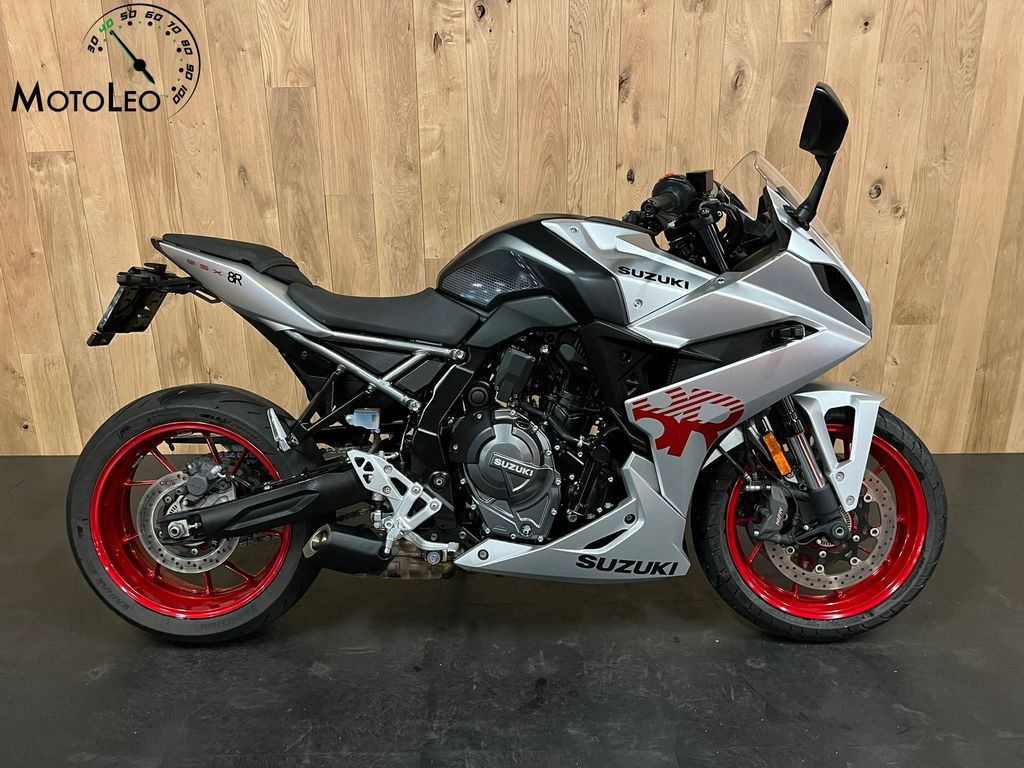 Suzuki GSX-8R