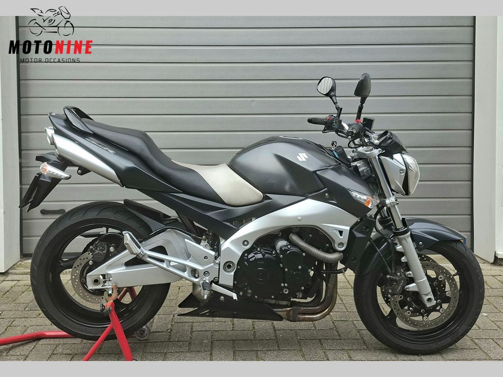 Suzuki GSR 600