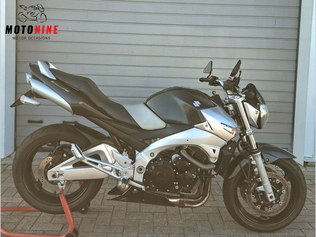 Suzuki GSR 600