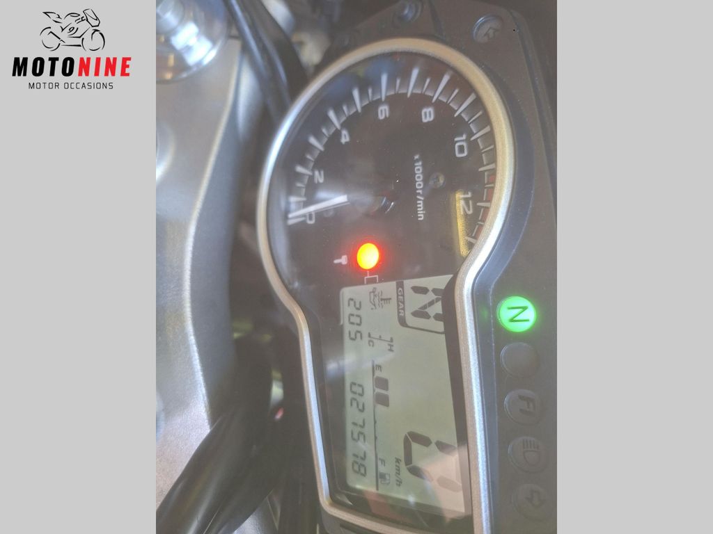 Suzuki GSR 750