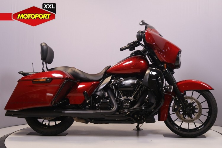Harley-Davidson FLHXS Street Glide Special