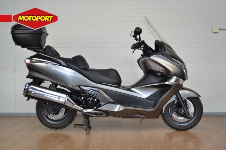 Honda FJS 400 Silver Wing