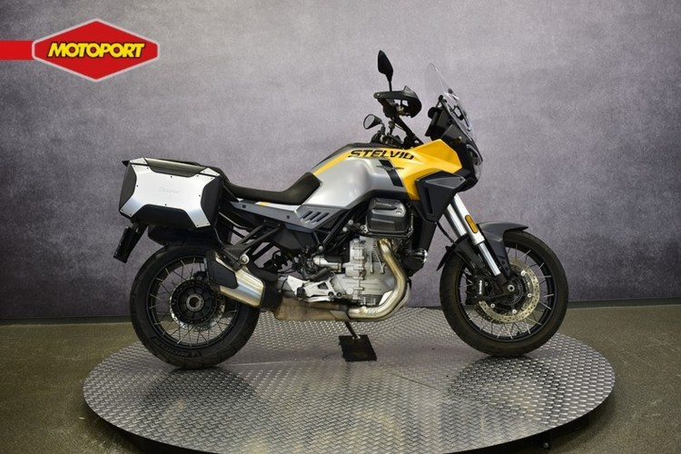 Moto Guzzi Stelvio 1200