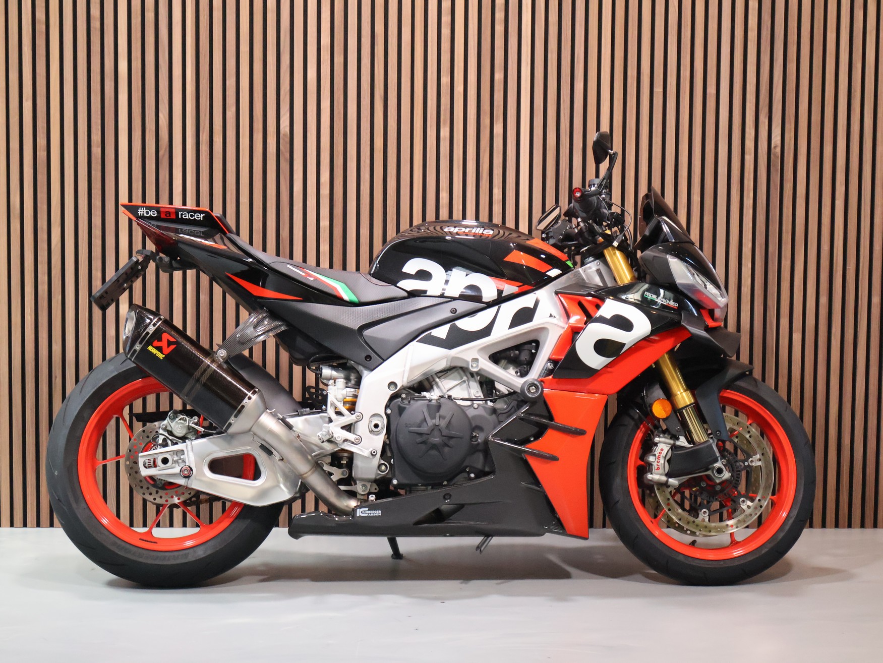 Aprilia Tuono V4 1100 Factory