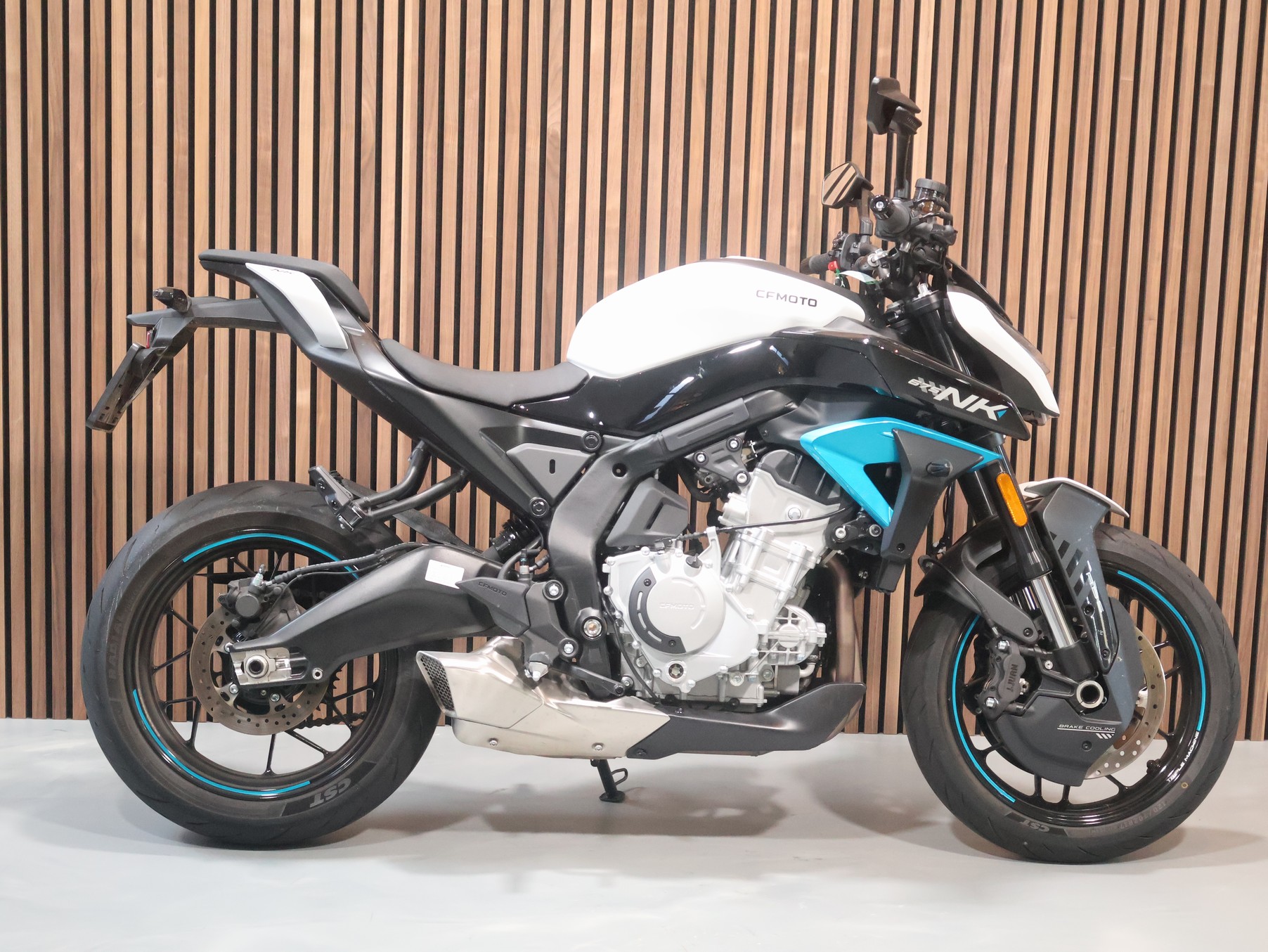 CFMOTO 675 NK