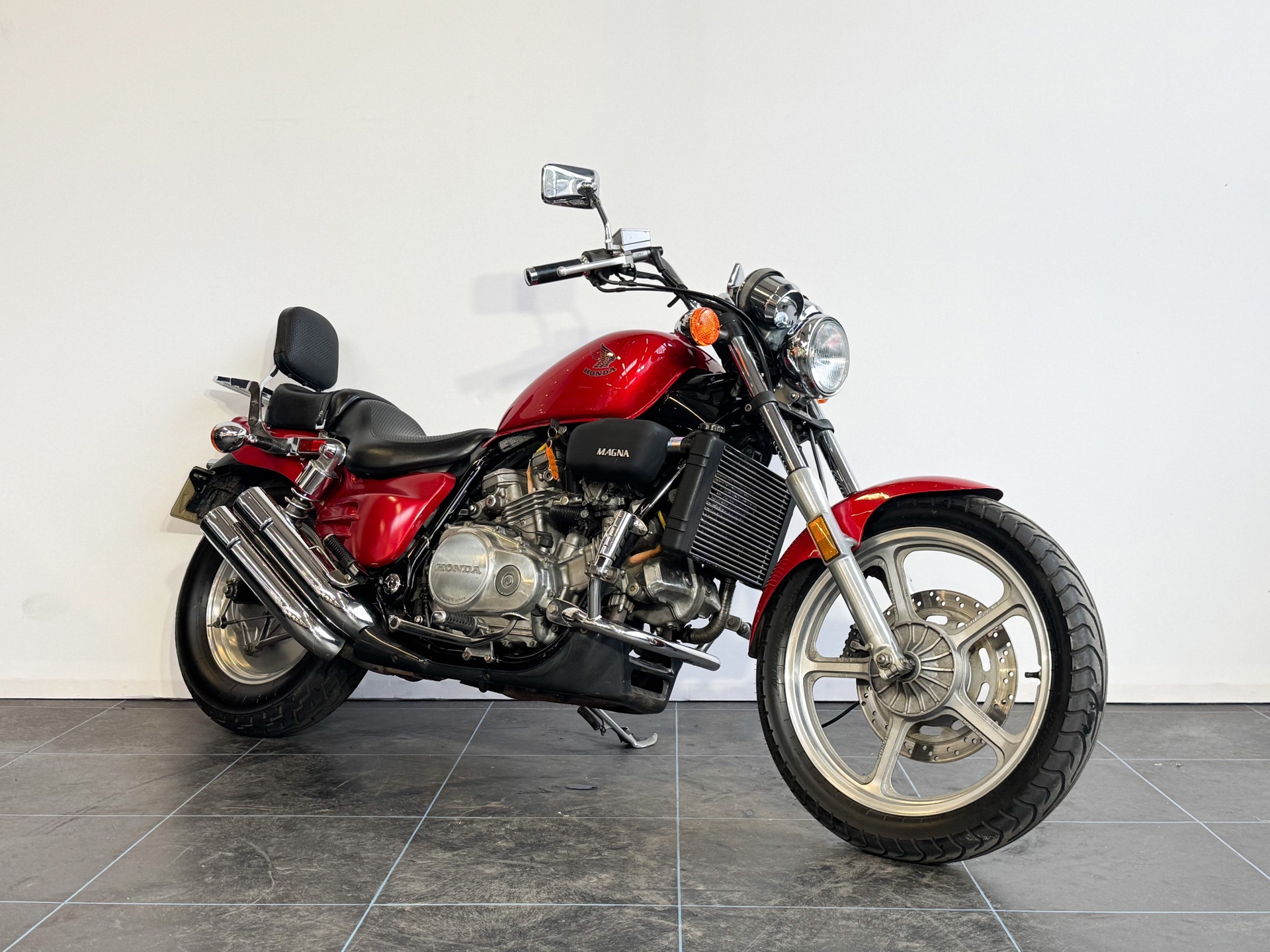 Honda VF 700C Magna