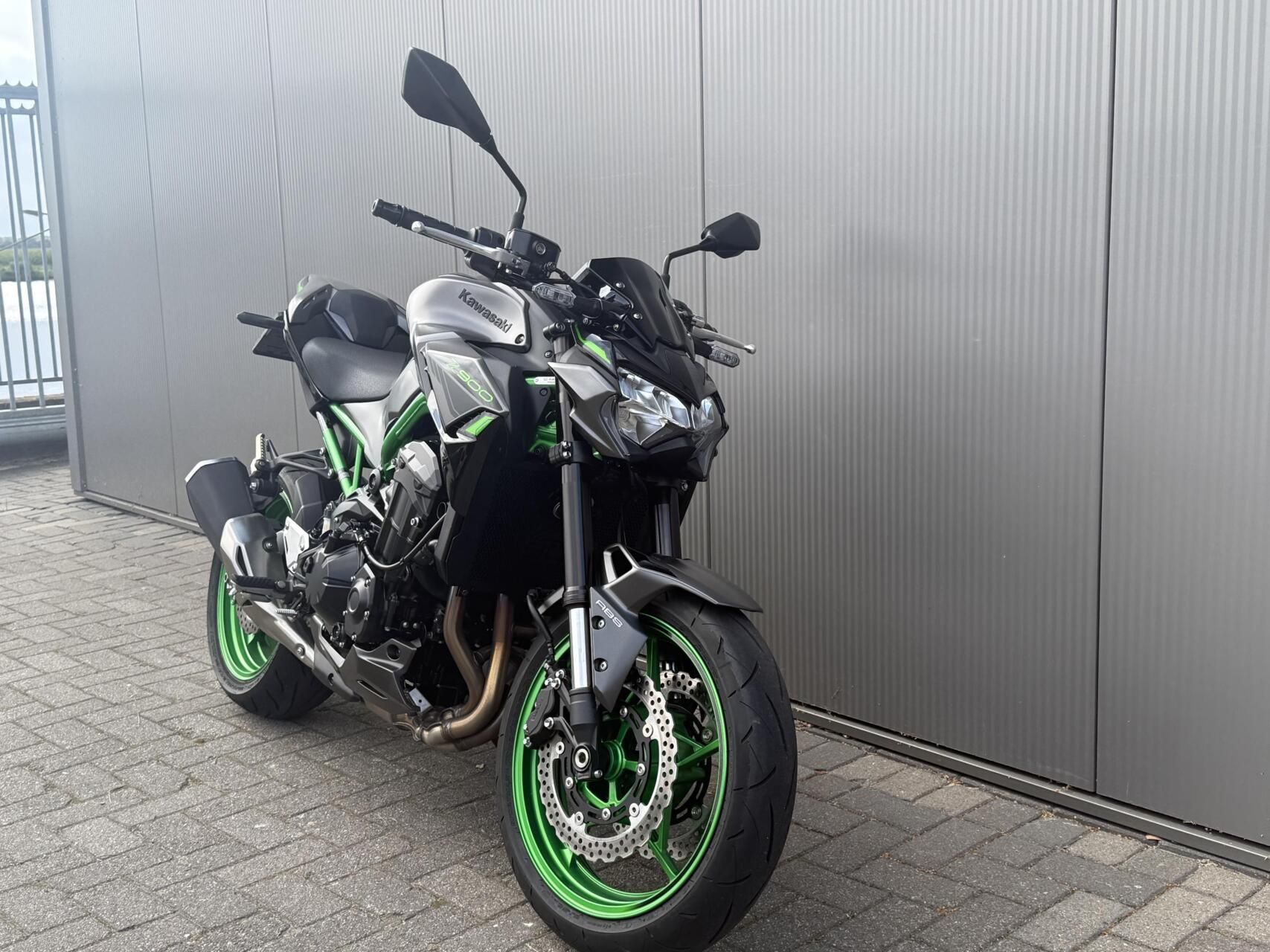 Kawasaki Z900 Performance
