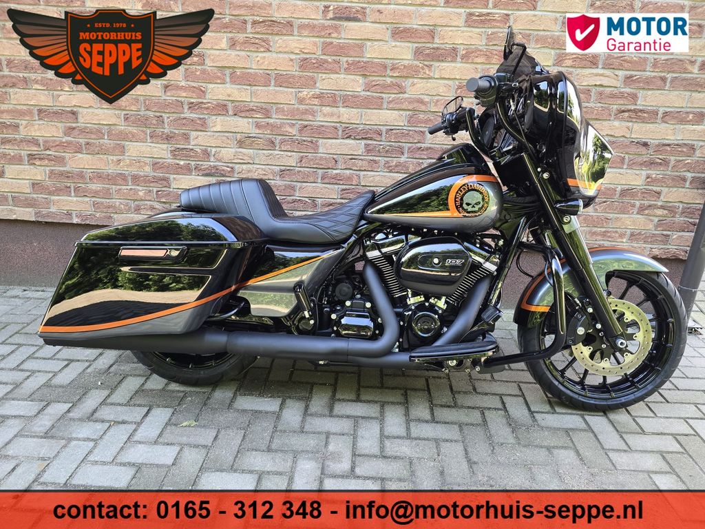 Harley-Davidson FLHXS Street Glide Special