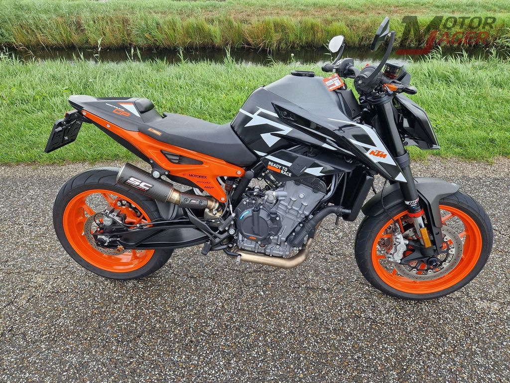KTM 890 Duke