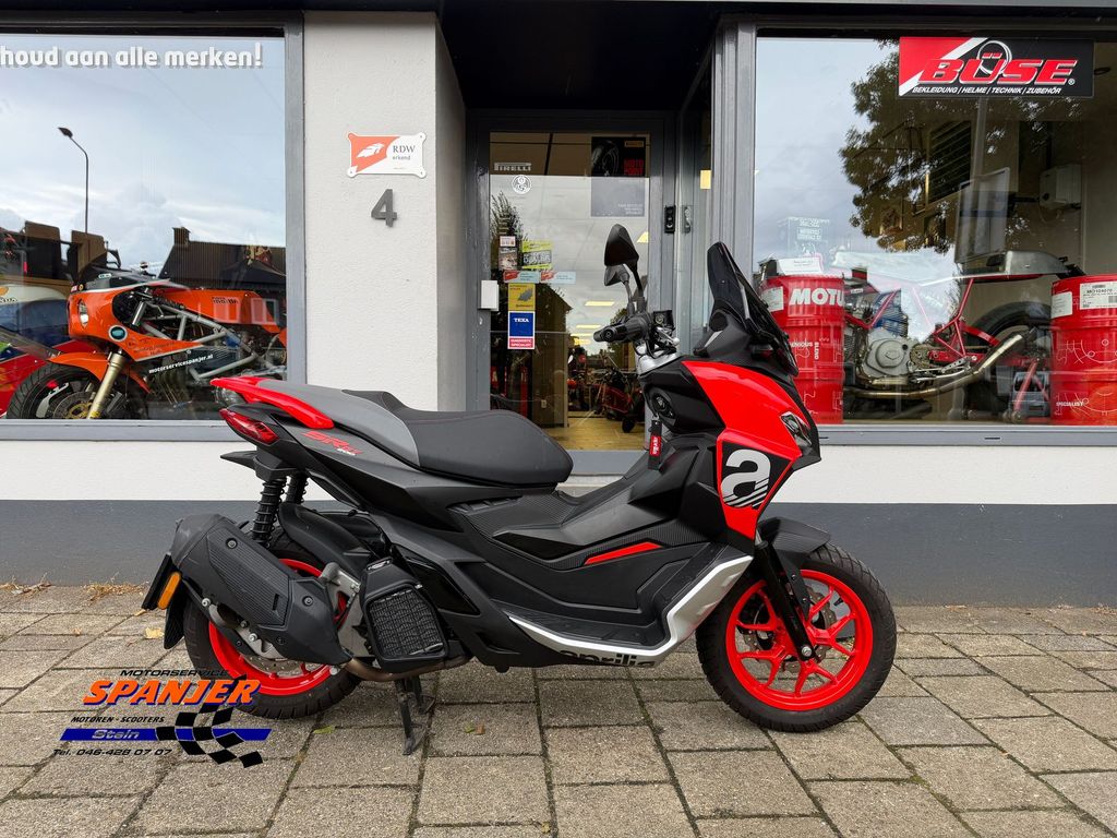 Aprilia SR GT 200