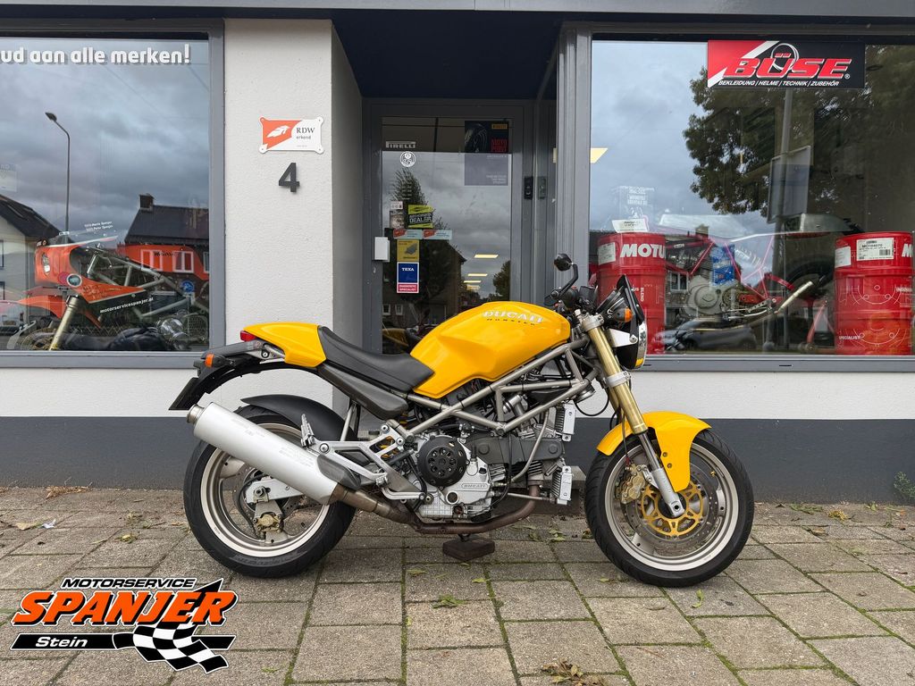 Ducati 900 Monster