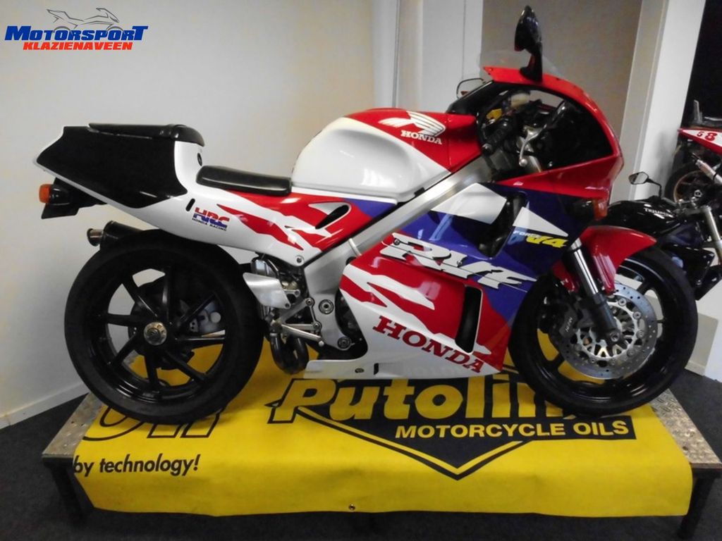 Honda RVF 400R (NC35)
