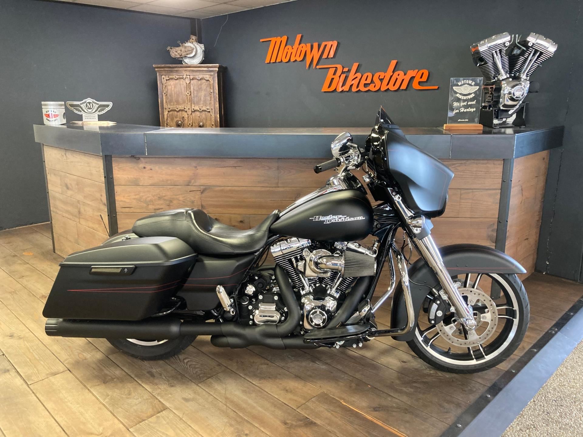 Harley-Davidson FLHXS 103Ci Street Glide Special