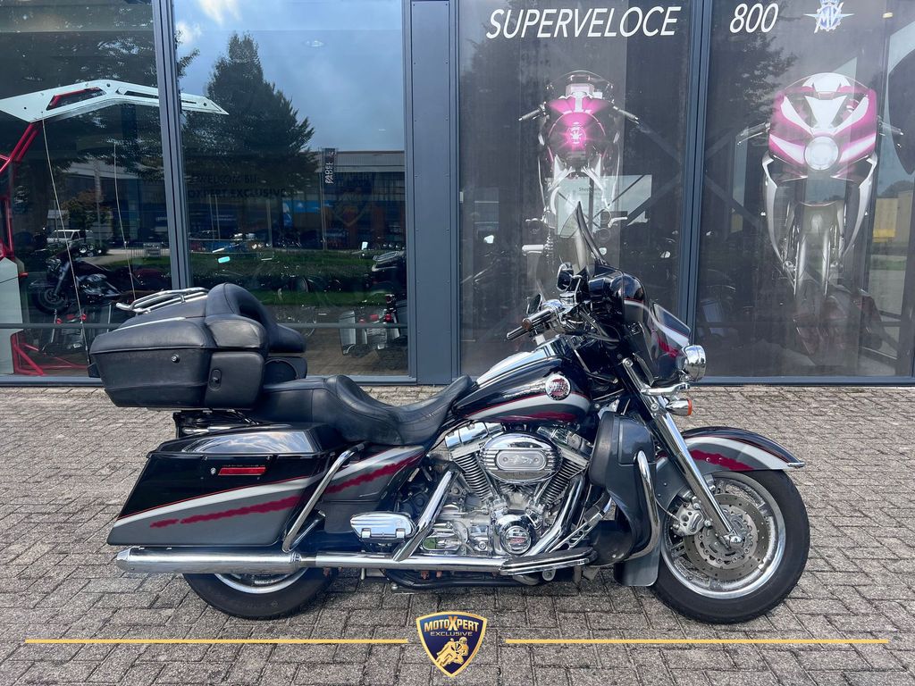 Harley-Davidson FLHTCU SE4 Electric Glide Ultra Classic CVO