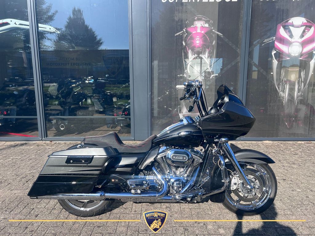 Harley-Davidson FLTRXSE CVO Road Glide