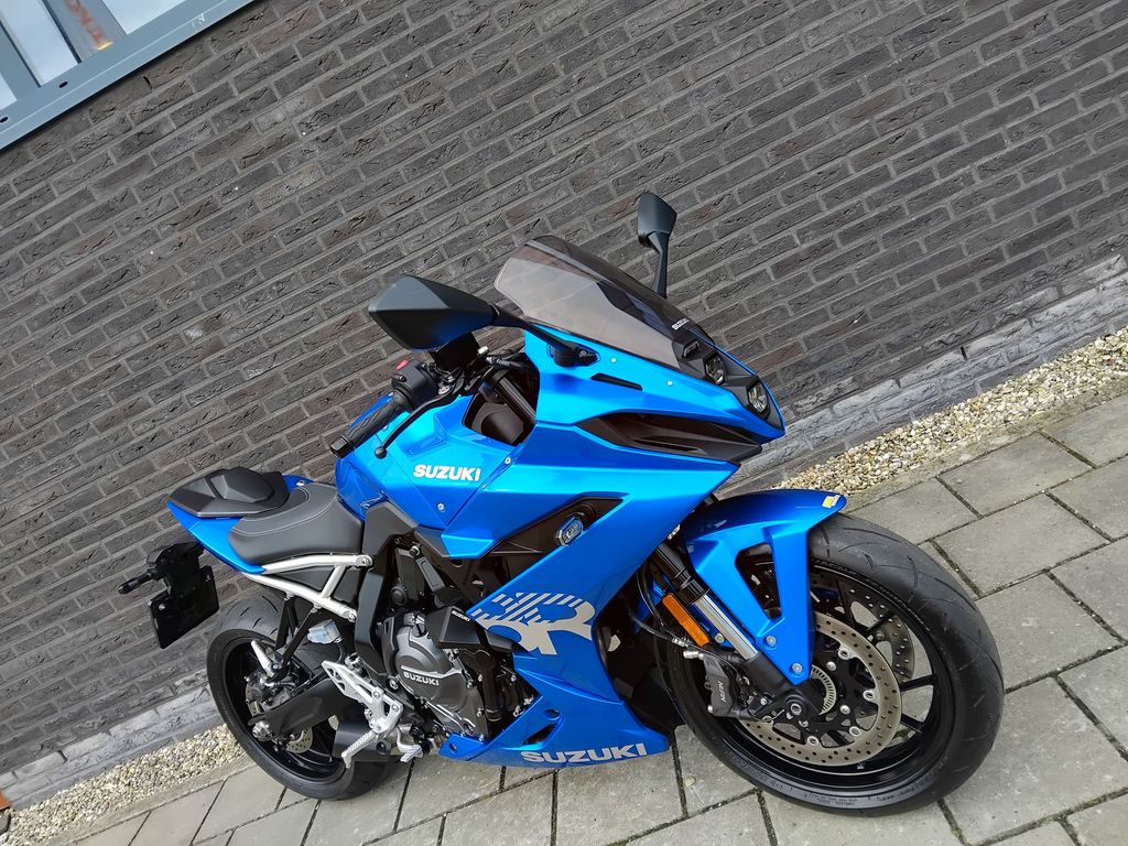 Suzuki GSX-8R