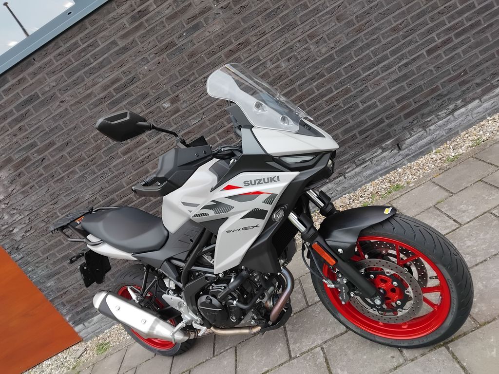 Suzuki SV-7GX