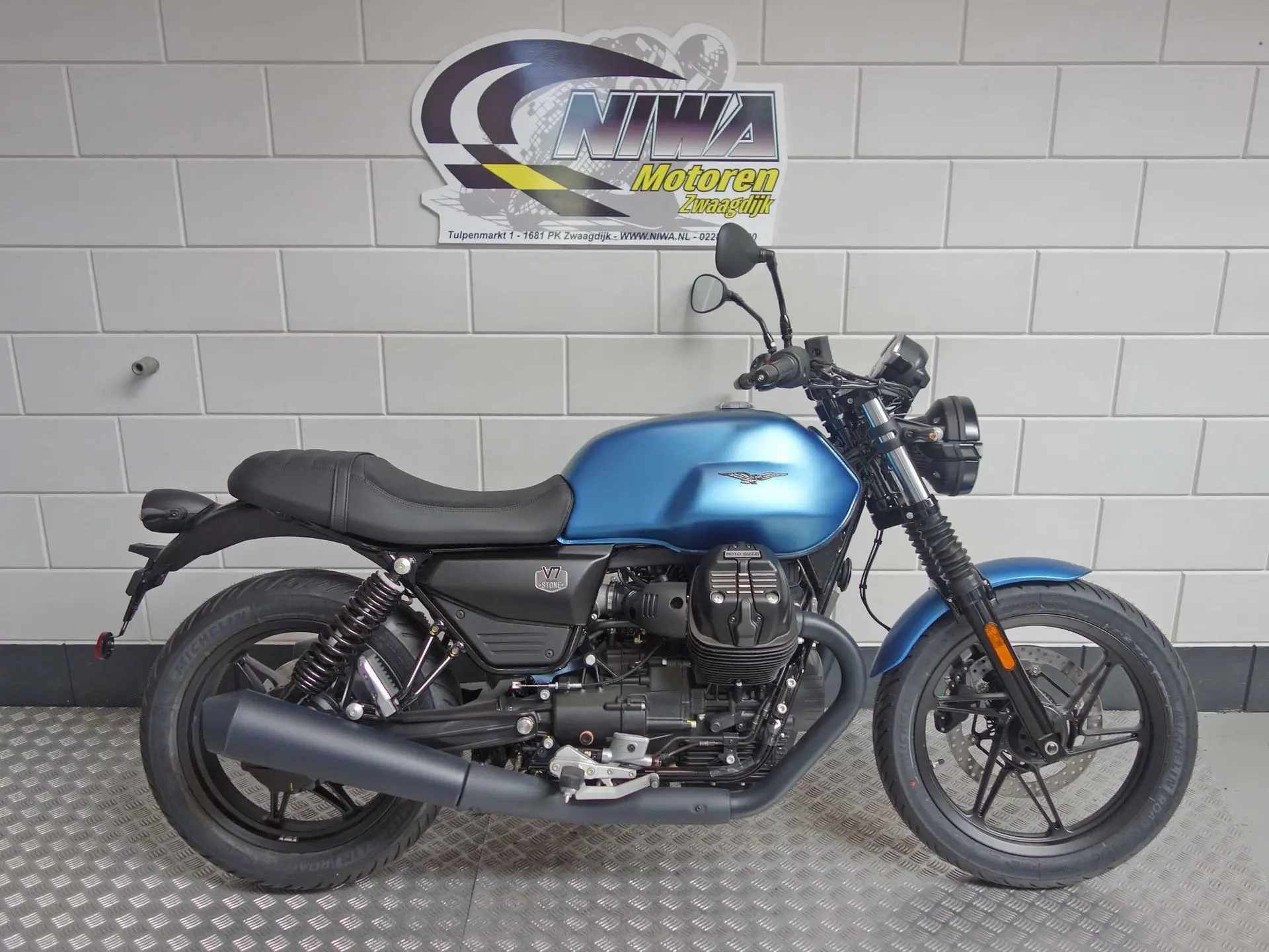 Moto Guzzi V7 850 Stone