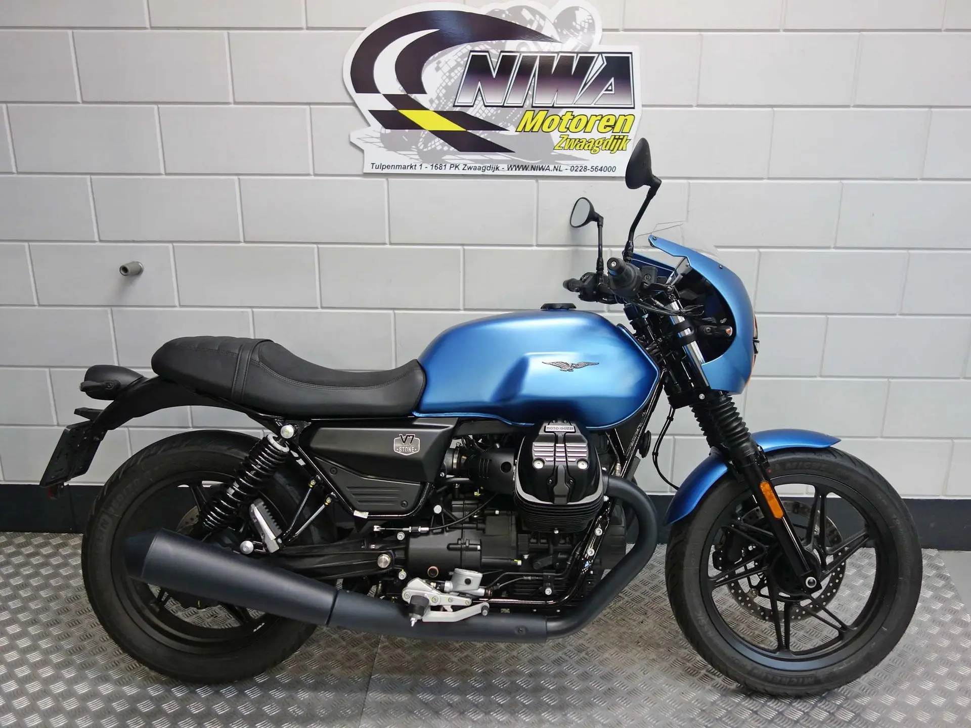 Moto Guzzi V7 850 Stone
