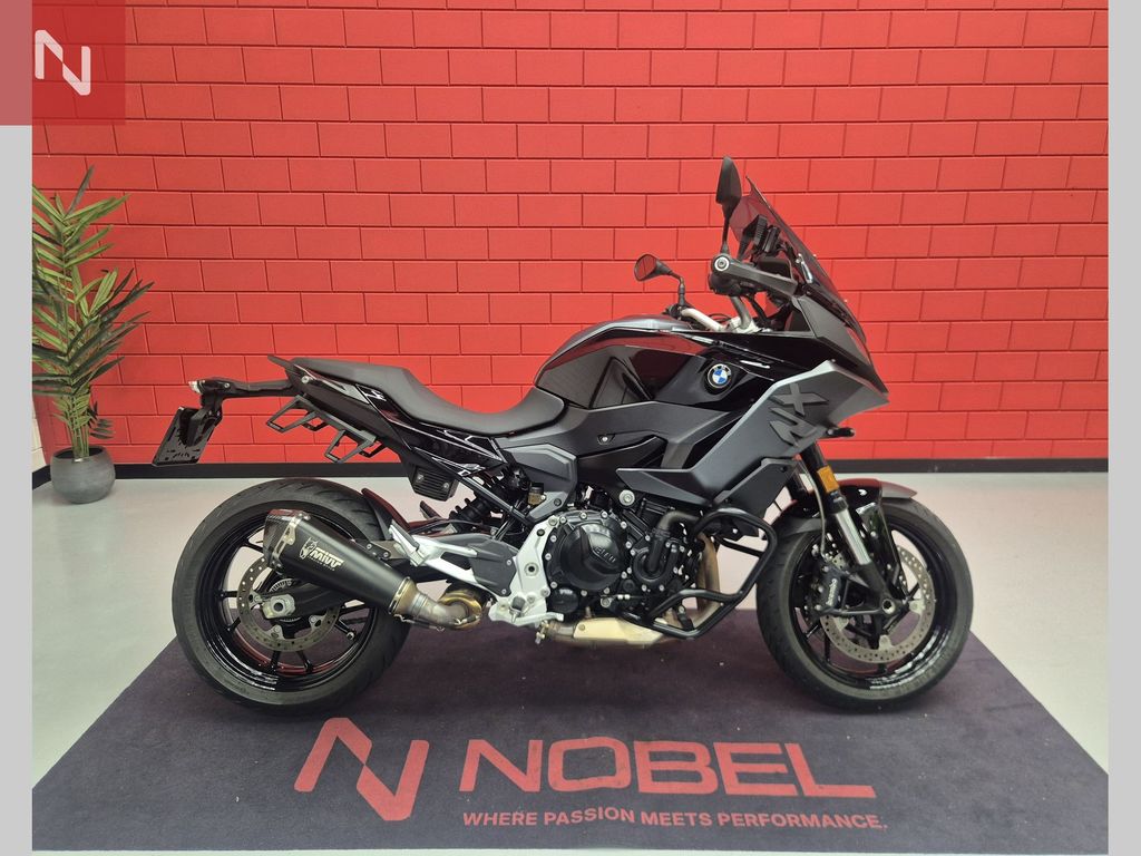 BMW  F900 XR