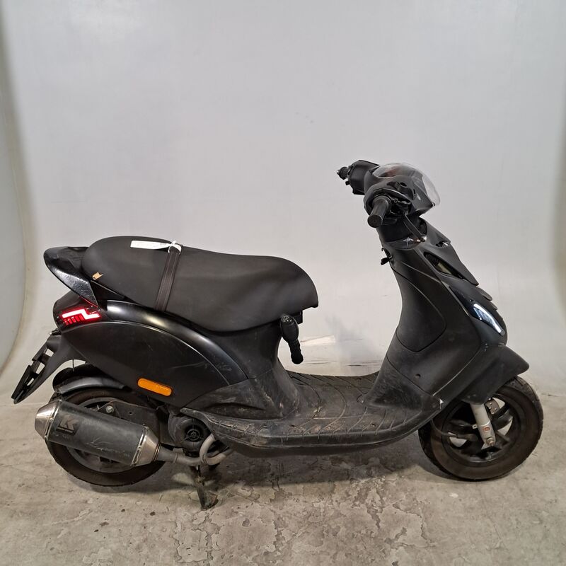 Piaggio Zip 25