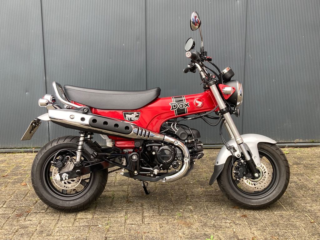Honda ST125 Dax