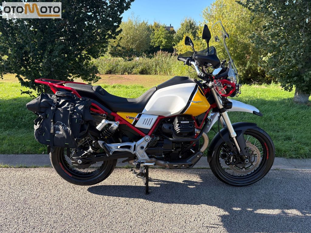 Moto Guzzi V85 TT Evocative