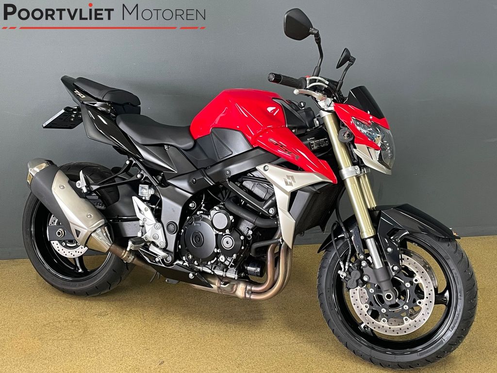 Suzuki GSR 750