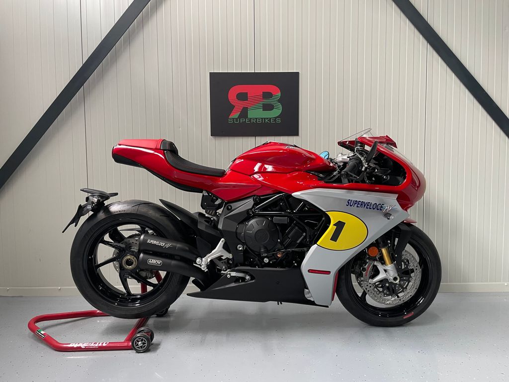 MV Agusta Superveloce 800