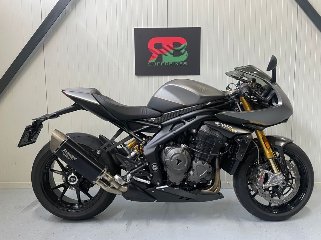 Triumph Speed Triple 1200RR