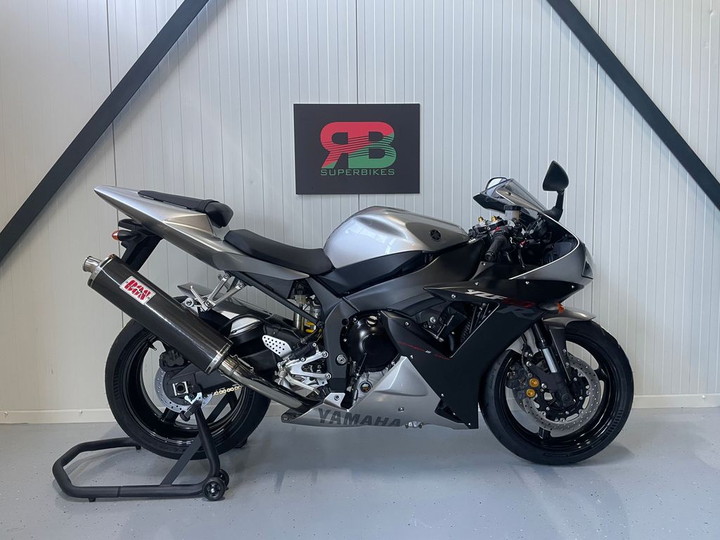 Yamaha YZF R1