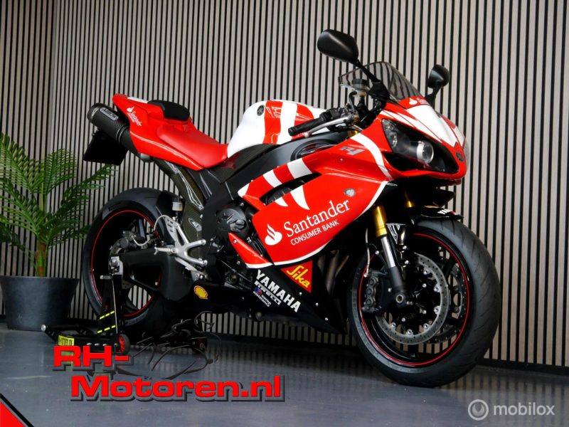 Yamaha YZF R1