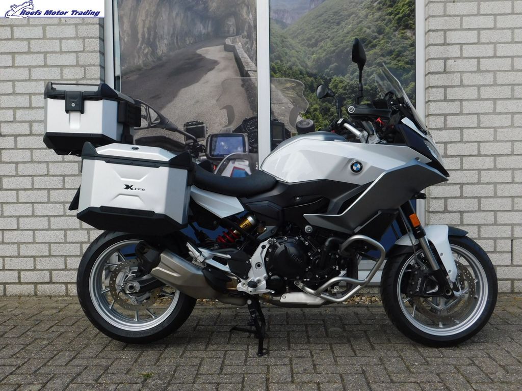 BMW  F900 XR