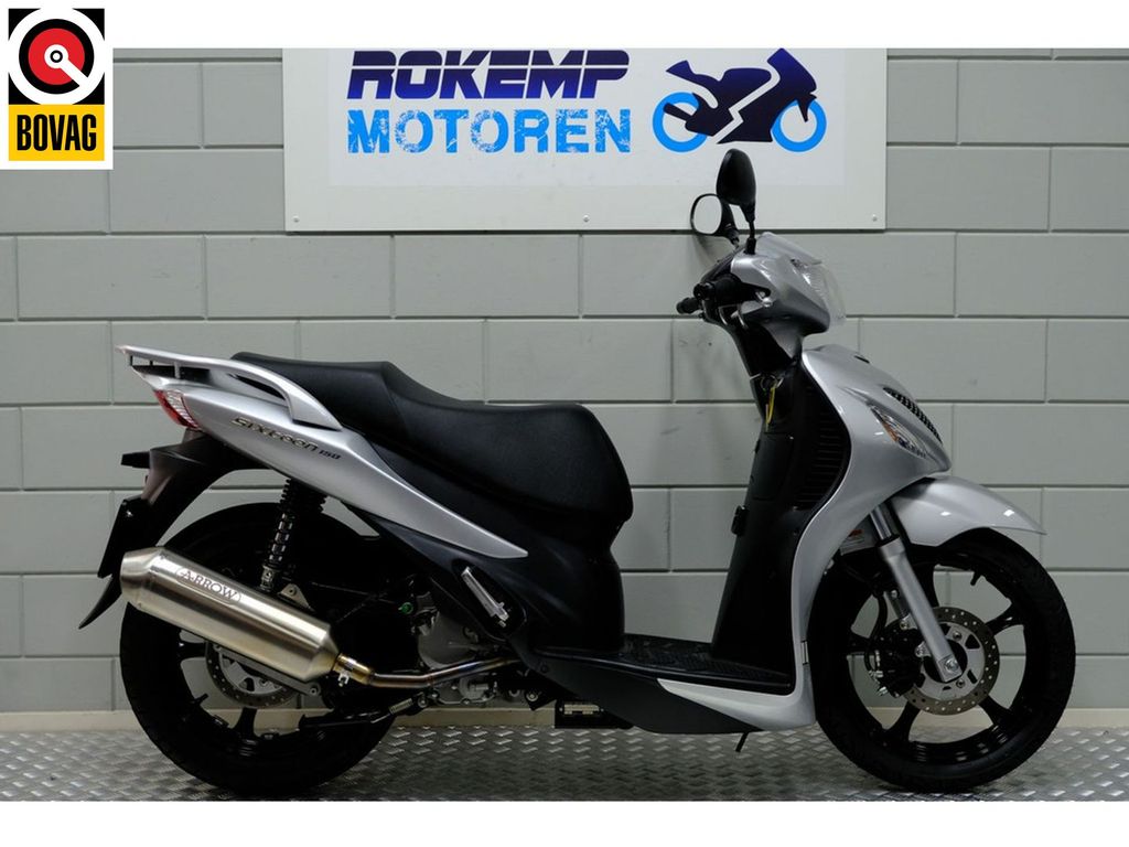 Suzuki UX 150