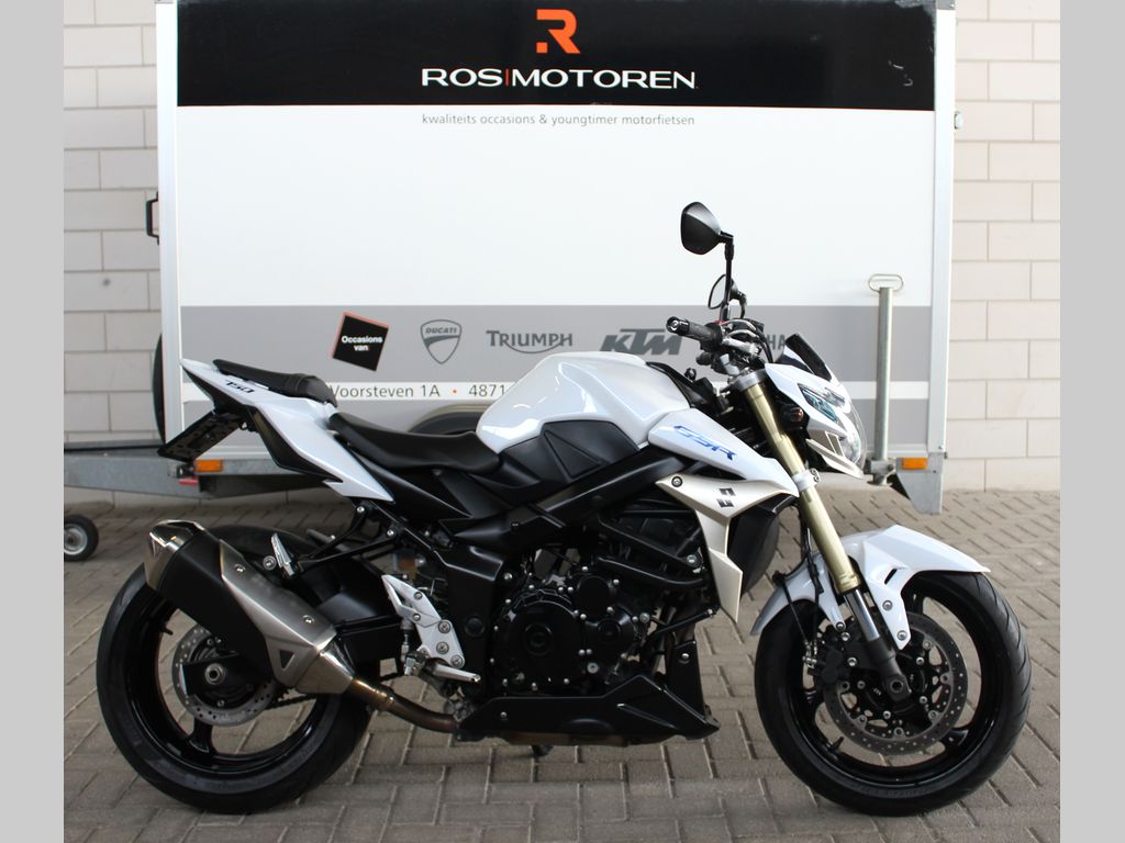 Suzuki GSR 750