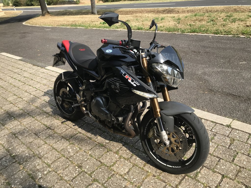 Benelli TNT 899