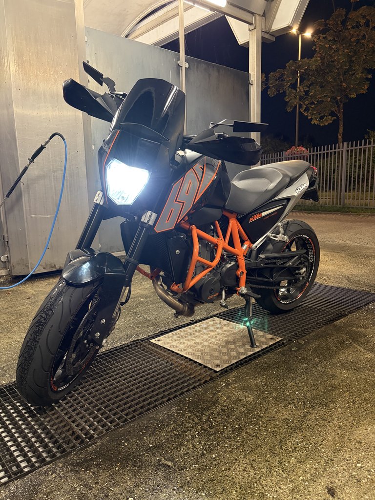 KTM 690 Duke