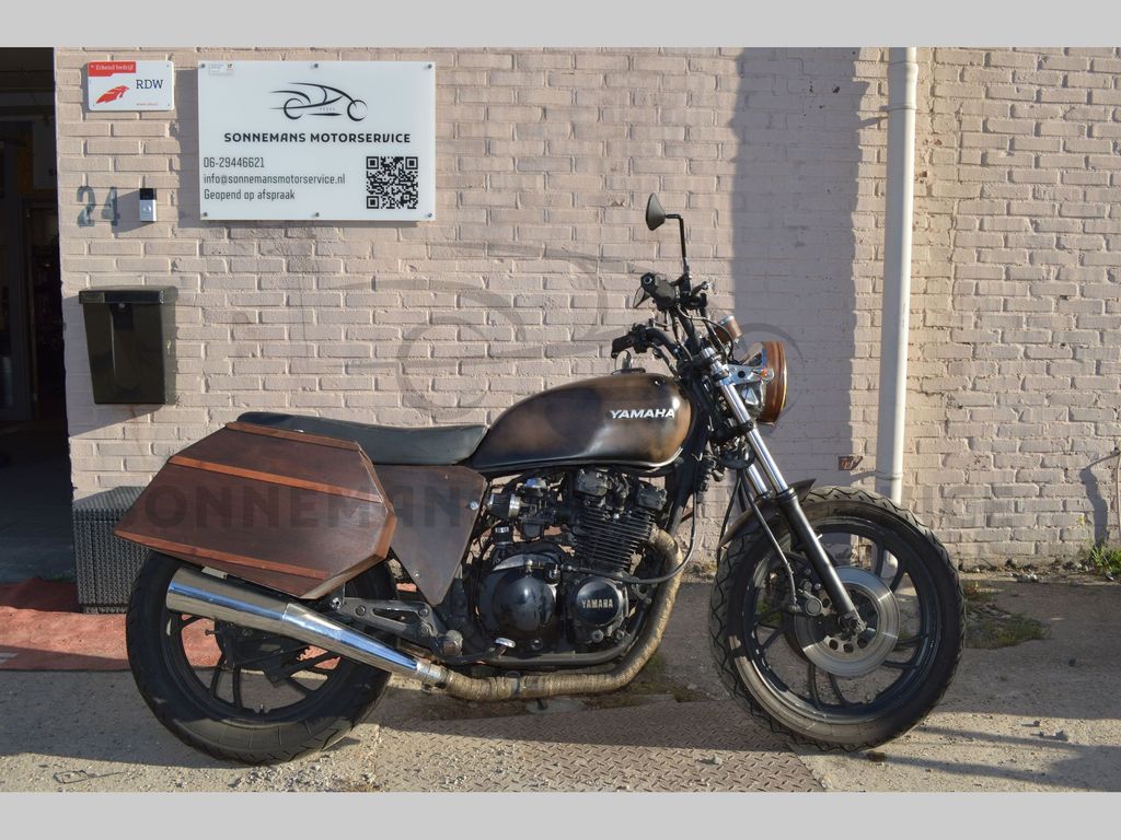 Yamaha XJ 550