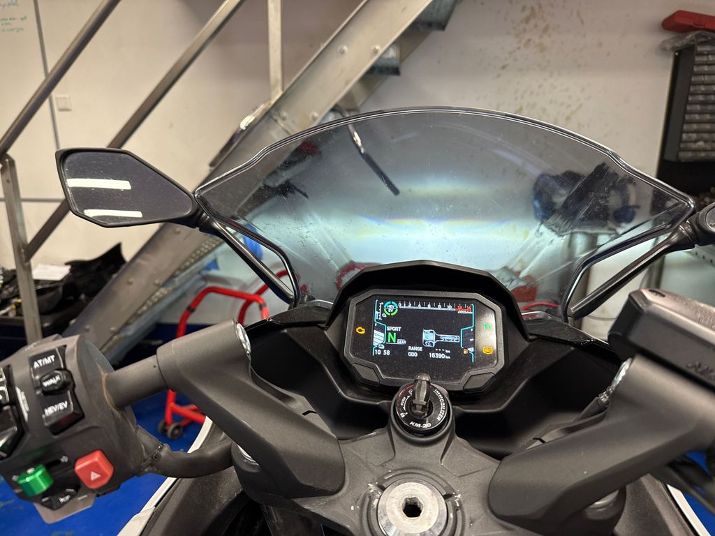 Kawasaki Ninja Z7 HYBRID