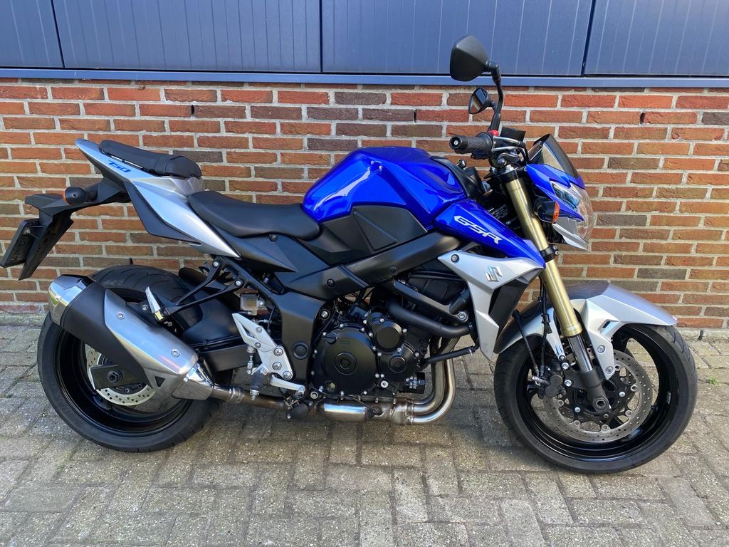 Suzuki GSR 750