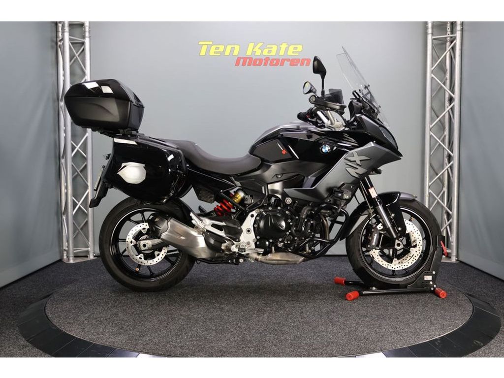 BMW F900 XR