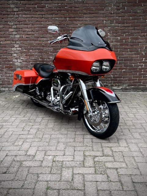 Harley-Davidson Road Glide ST CVO