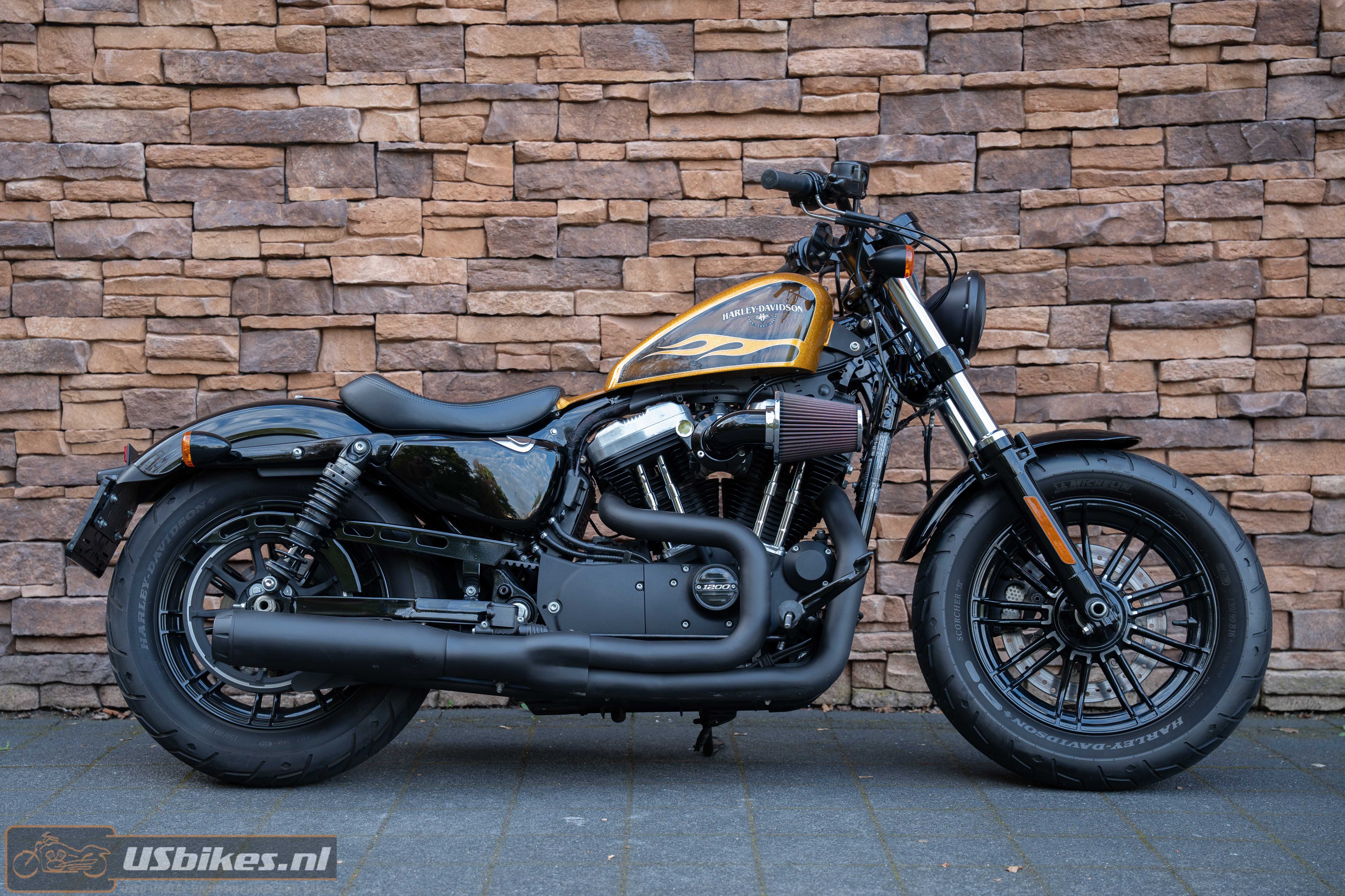 Harley-Davidson XL1200C Sportster 1200 Custom