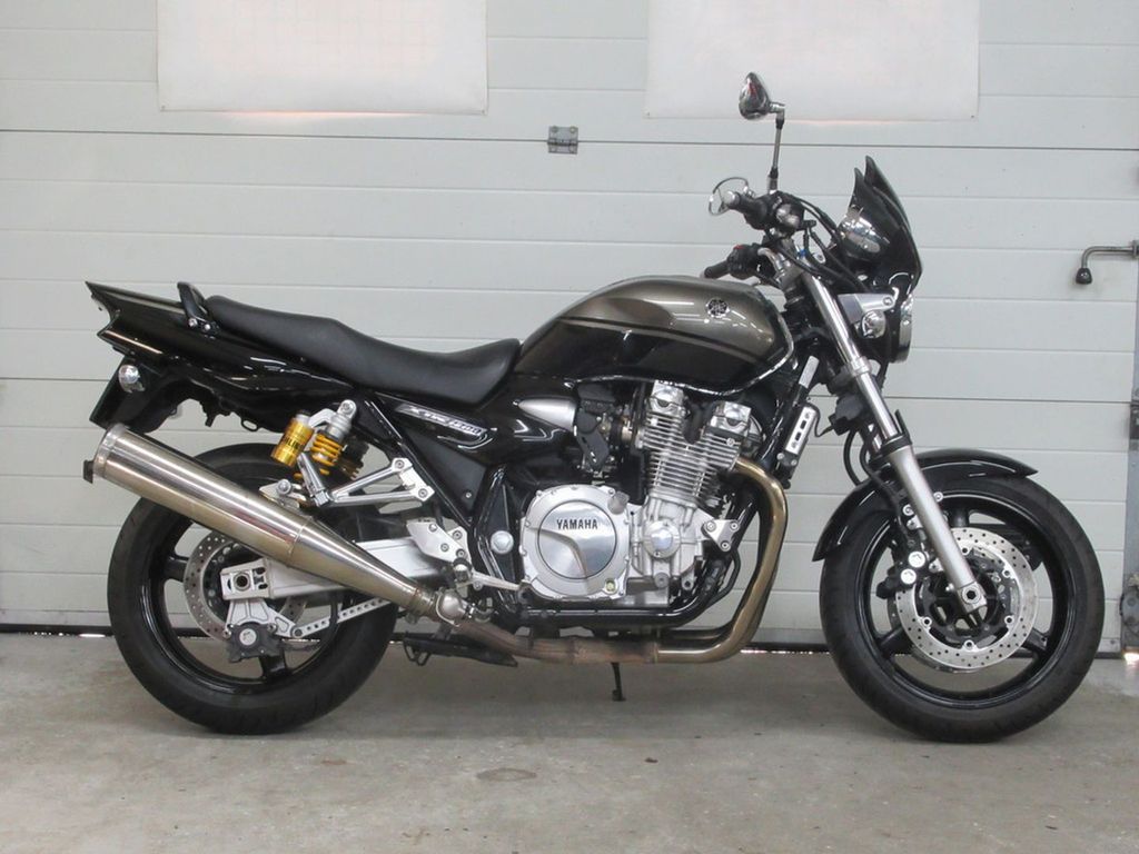 Yamaha XJR 1300