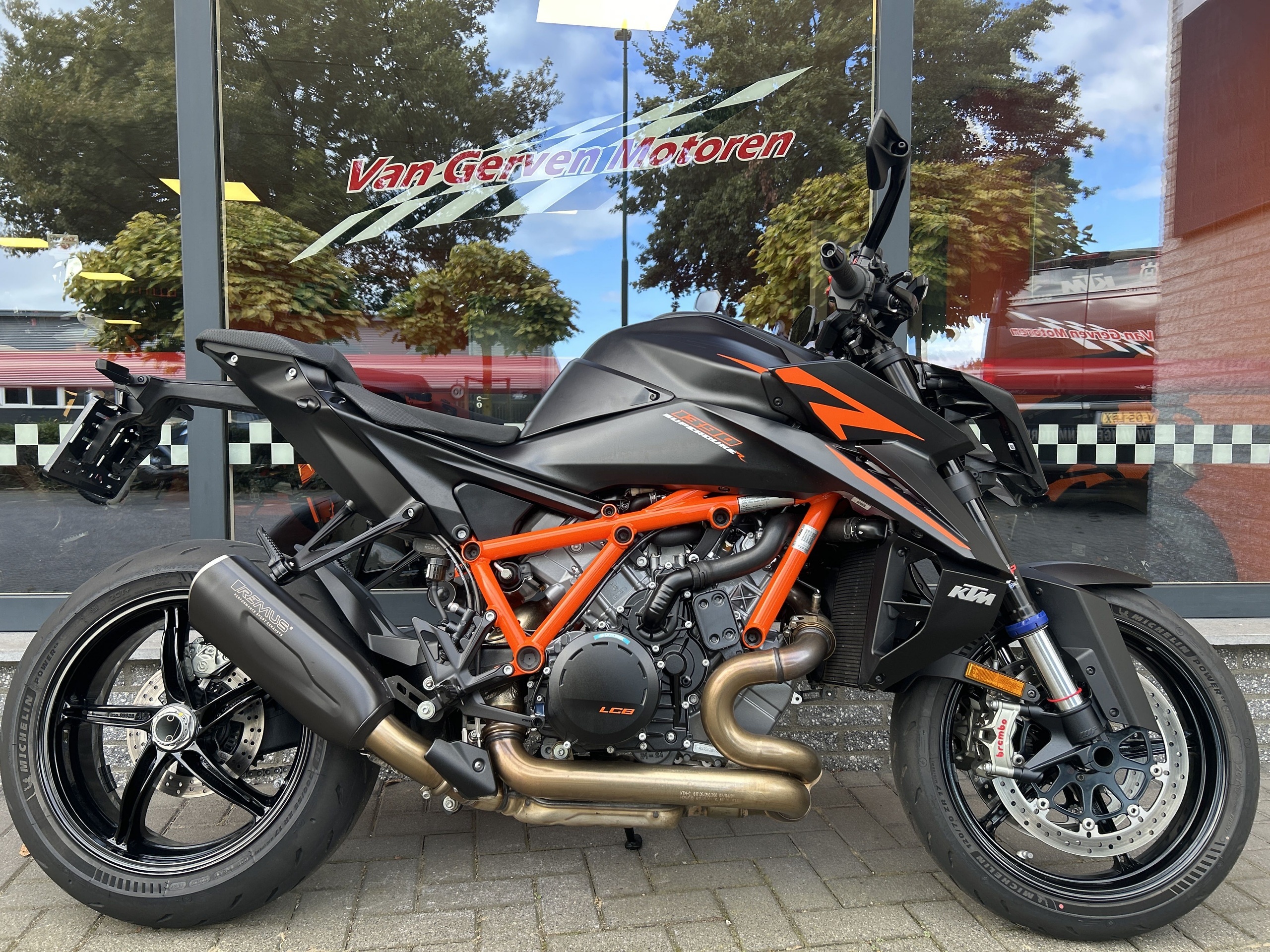 KTM 1390 Super Duke R EVO