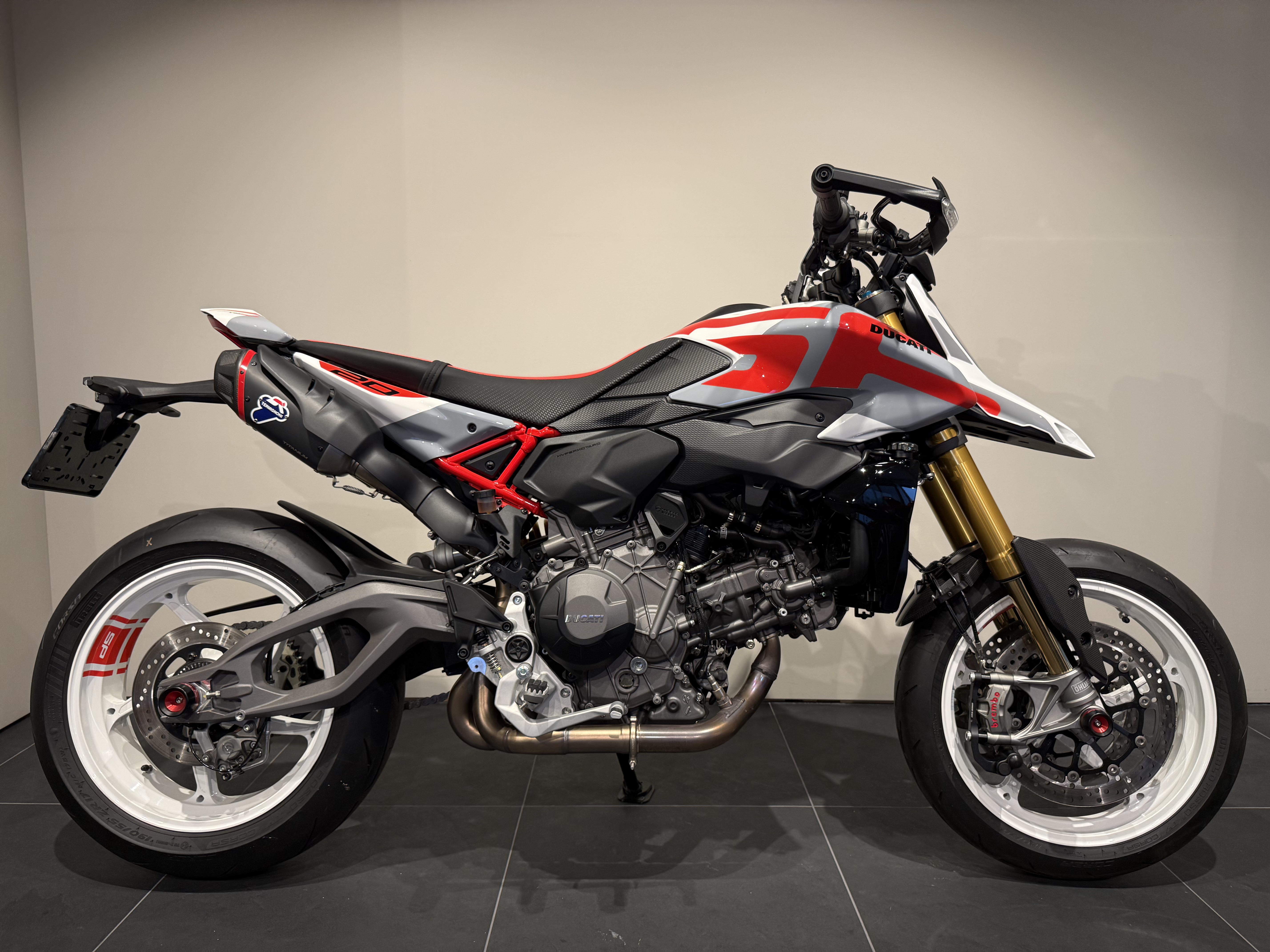 Ducati Hypermotard V2