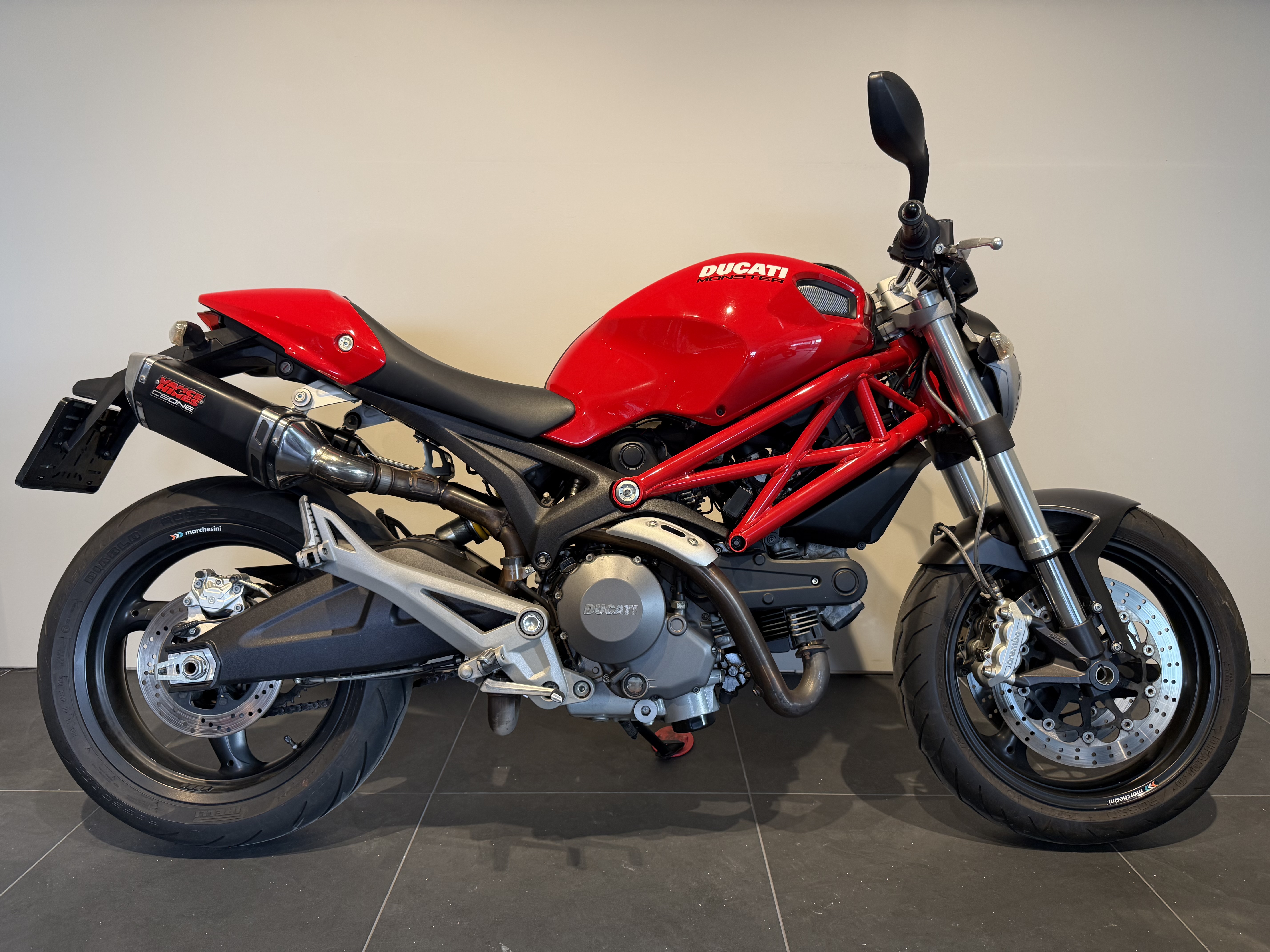 Ducati Monster 696