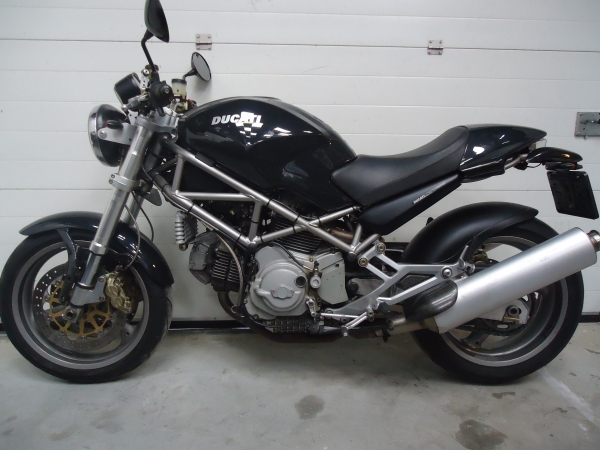 Ducati M 900 Metallic
