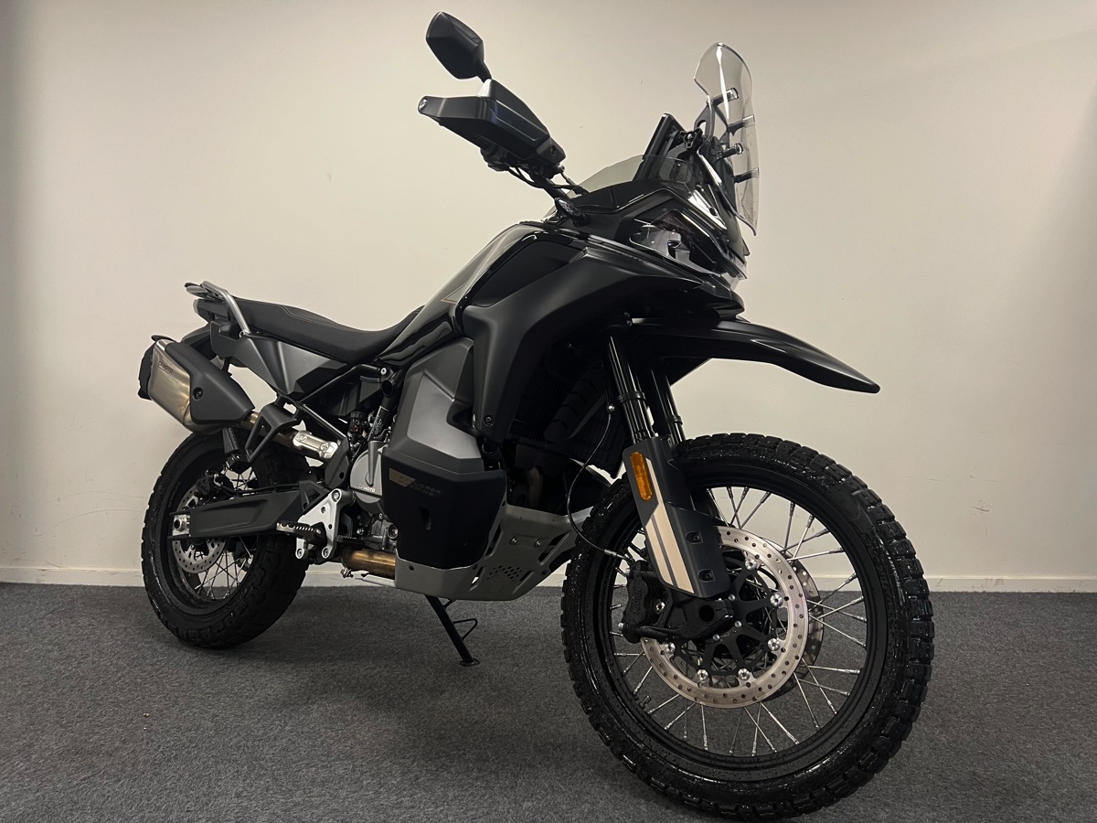 CFMOTO 800 MT-X